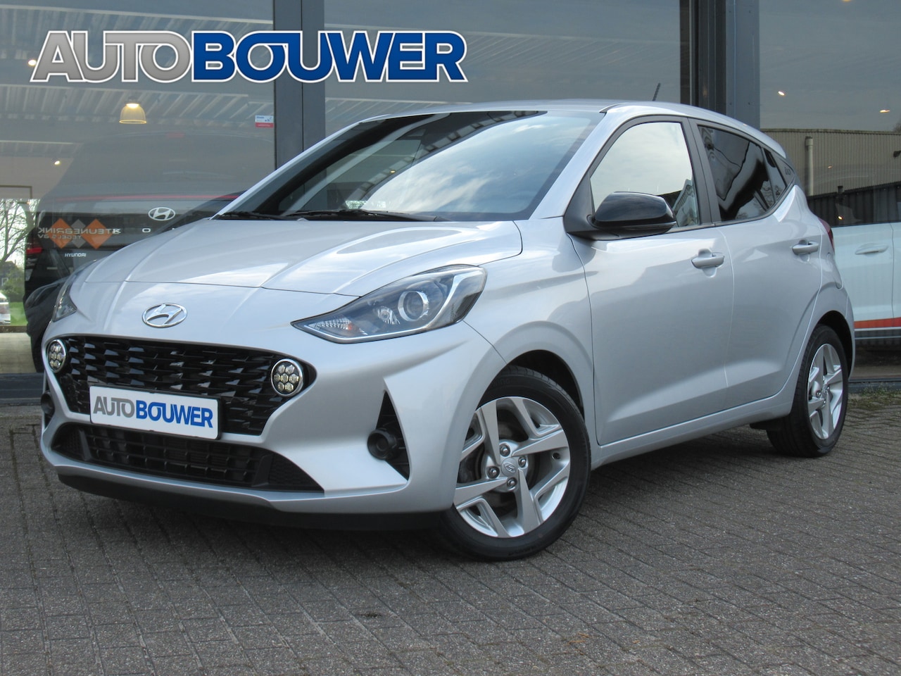 Hyundai i10 - 1.0i Edition 1e eigen | stoel + stuur verw | navi | camera | PDC | Cruise - AutoWereld.nl