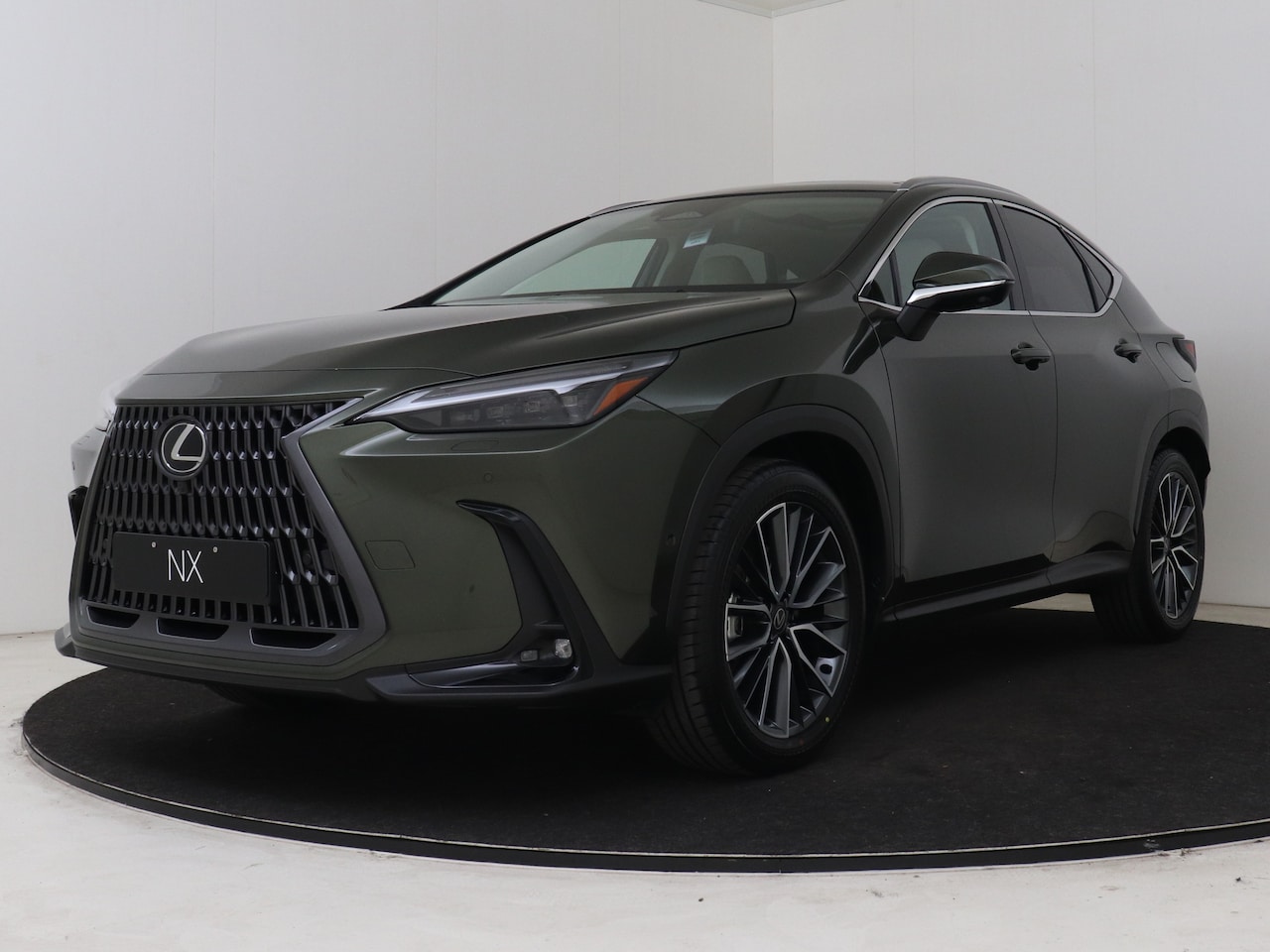 Lexus NX - 450h+ AWD President Line Trekhaak | HUD | 360 Camera - AutoWereld.nl