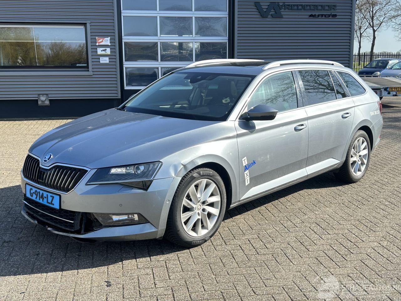 Skoda Superb Combi - 2.0 TDI Style Business 2.0 TDI Style Business - AutoWereld.nl