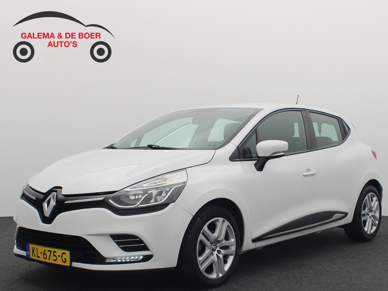 Renault Clio - 1.5 dCi Ecoleader Zen D-RIEM VV / AIRCO / NAVI / BLUETOOTH / CRUISE / DAB+ / NL-AUTO - AutoWereld.nl