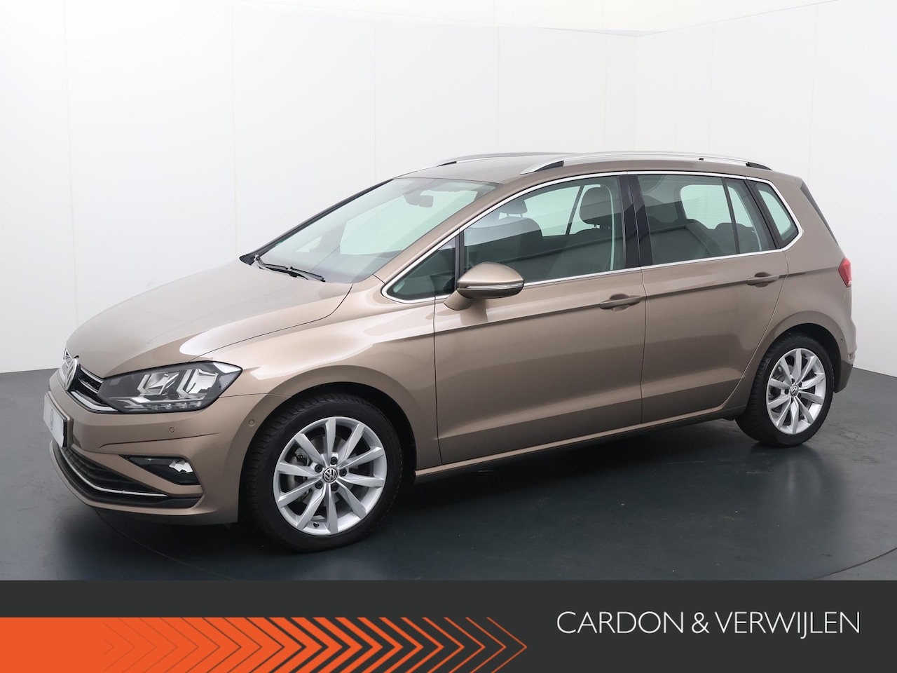Volkswagen Golf Sportsvan - 1.5 TSI ACT Highline | 150 PK | Automaat | Trekhaak | Adaptive cruise control | Achteruitr - AutoWereld.nl