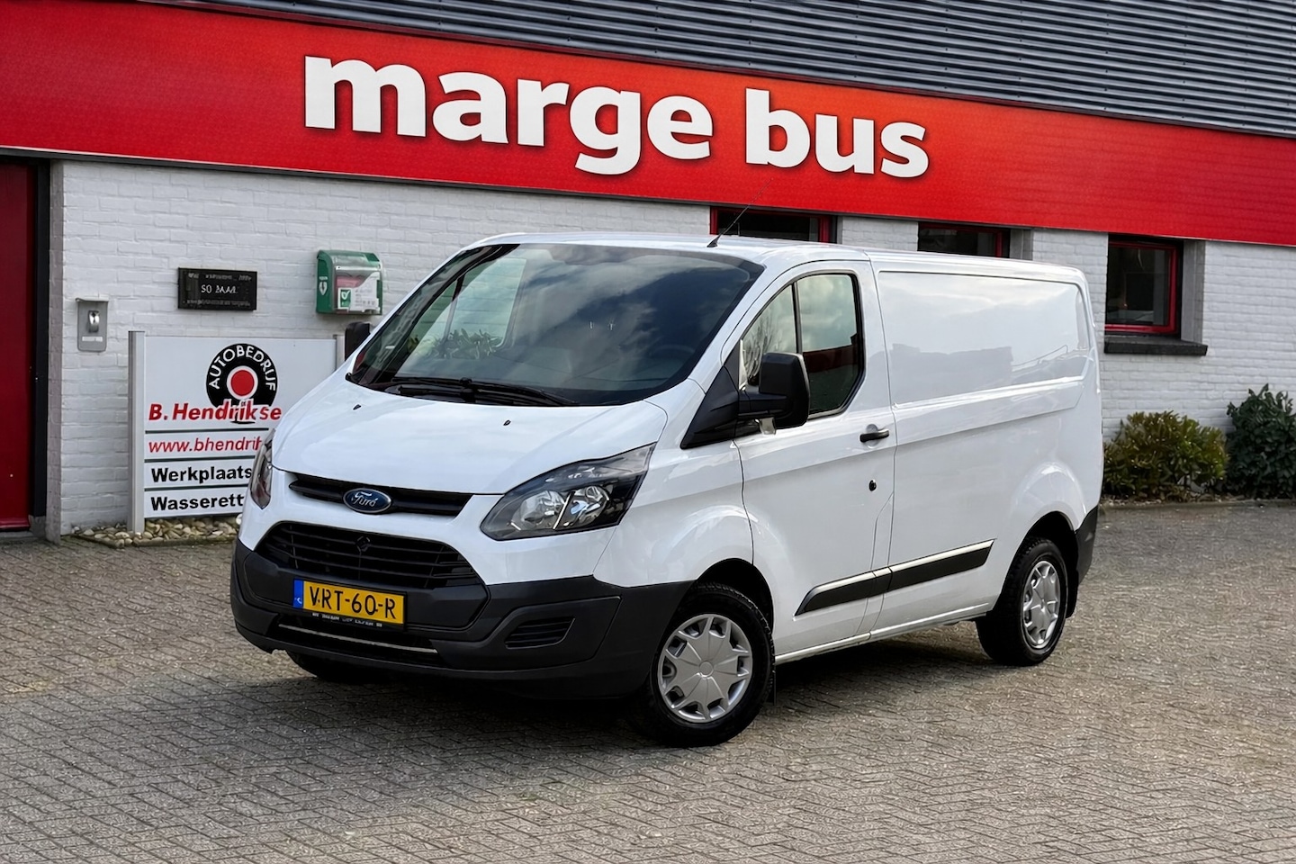 Ford Transit Custom - GB 2.0 TDCi 105PK 270 L1H1 Economy Edition/ Marge bus/ 3 Zitplaatsen/ Airco/ All season ba - AutoWereld.nl