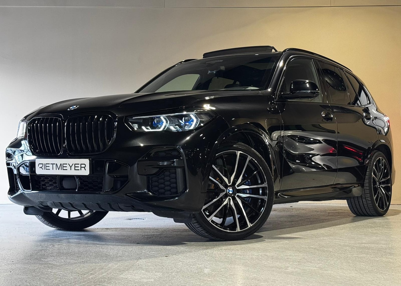 BMW X5 - xDrive45e High Executive |Pano |Carbon int. |M perf. zetels |Skylounge |Luchtvering |HUD | - AutoWereld.nl