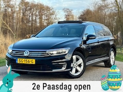 Volkswagen Passat Variant - 1.4 TSI GTE Highline Leder Clima Panodak Trekhaak Virtueel Display Stoelverwarming Perfect