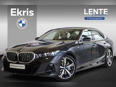 BMW i5 - Sedan eDrive40 | M Sport | Glazen Panoramadak | Trekhaak Elektrisch | 20" M Sterspaak | St