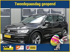 Volkswagen Tiguan - 1.5 TSI R-line ACT DSG / Automaat Groot Navi Digital Dashboard Xenon Adapt.Cruise Boekjes