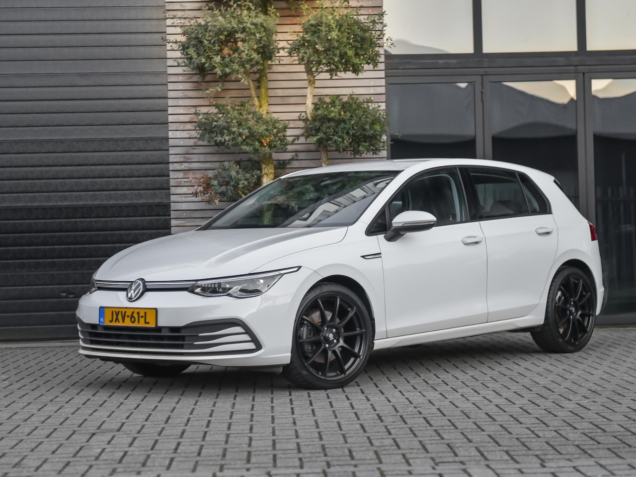 Volkswagen Golf - 1.5 TSI First Edition Led Navi Sfeer verlichting  Acc 19 inch velgen - AutoWereld.nl