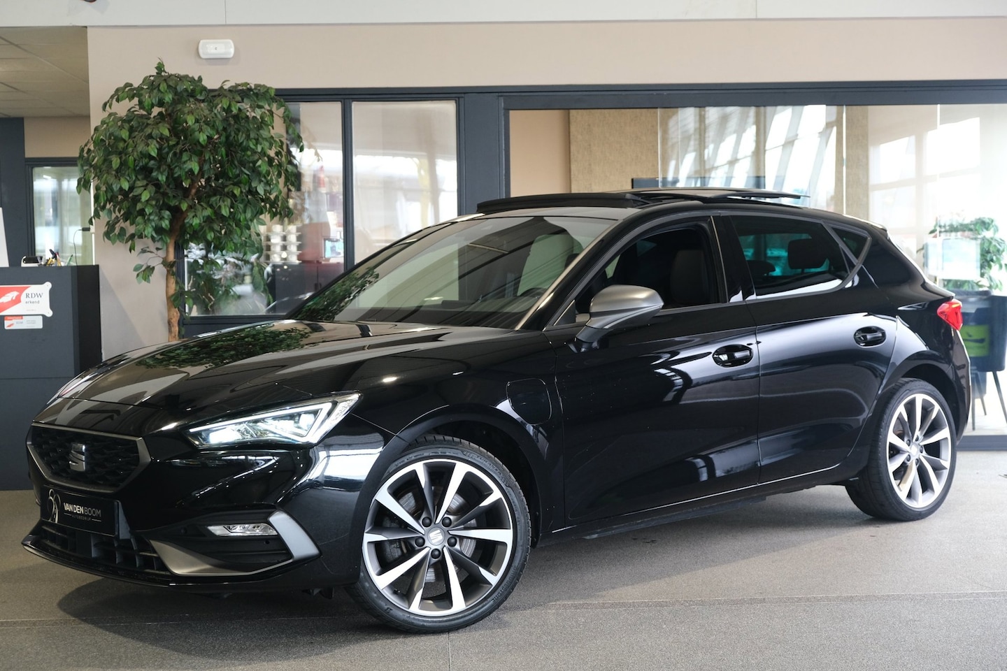 SEAT Leon - 1.4 TSI eHybrid PHEV FR 204PK Pano Led Alcantara Cam - AutoWereld.nl