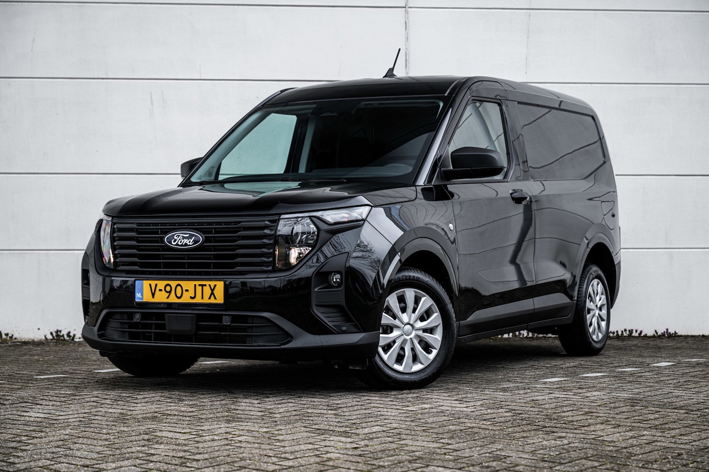 Ford Transit Courier - 1.0 EcoBoost 100pk Trend |Airco|Cruise|Carplay|Camera| - AutoWereld.nl