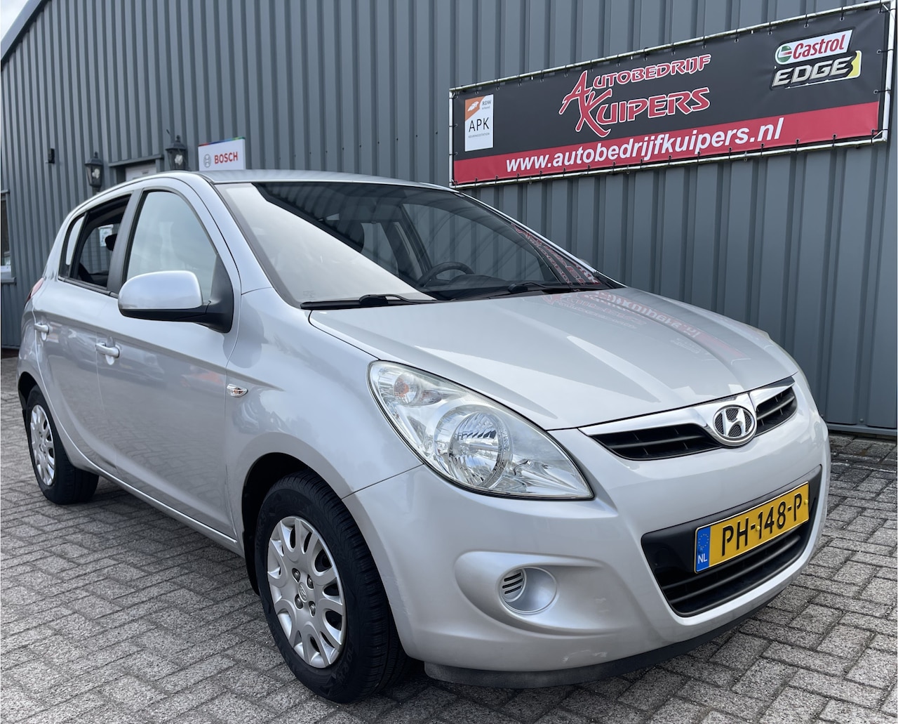 Hyundai i20 - 1.2i ActiveVersion Airco.Electr.pakket.Trekhaak - AutoWereld.nl