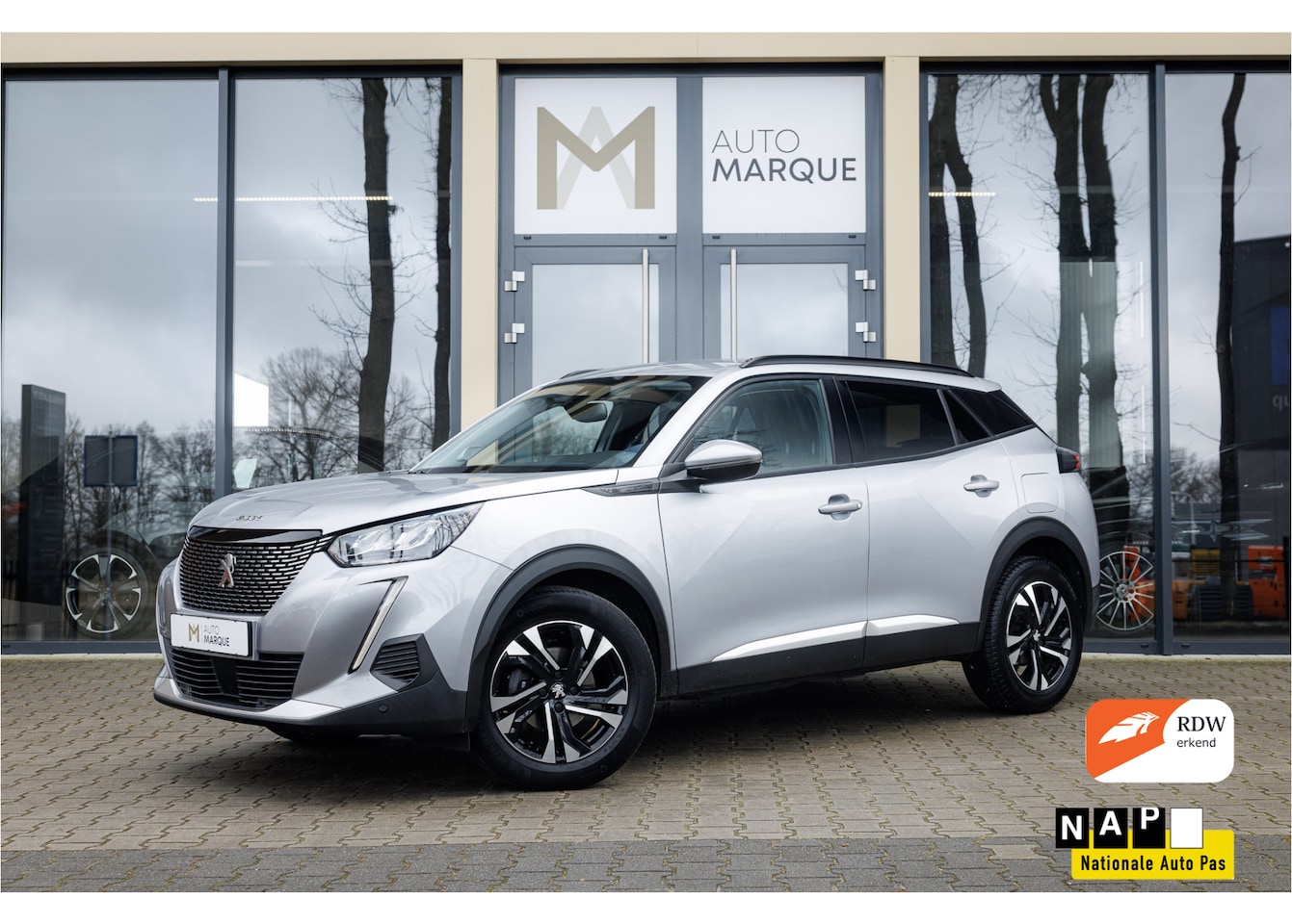 Peugeot 2008 - 1.2 PureTech | Allure | 2e Paasdag OPEN OP AFSPRAAK! | 17" LM Velgen | Achteruitrijcamera - AutoWereld.nl