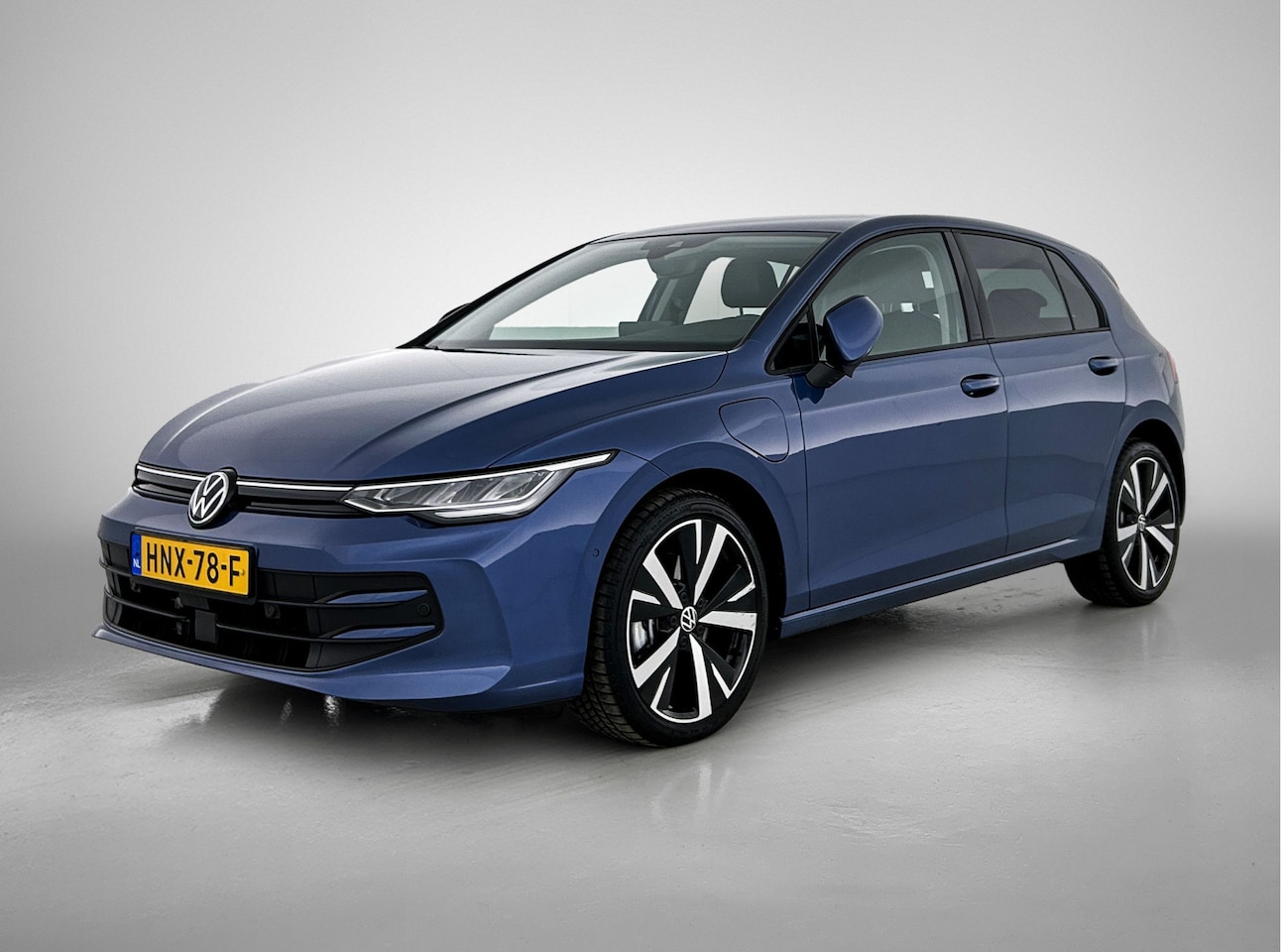 Volkswagen Golf - 1.5 eHybrid 204pk Life Edition DSG / Stoel+ Stuurverwarming / App connect / Camera - AutoWereld.nl