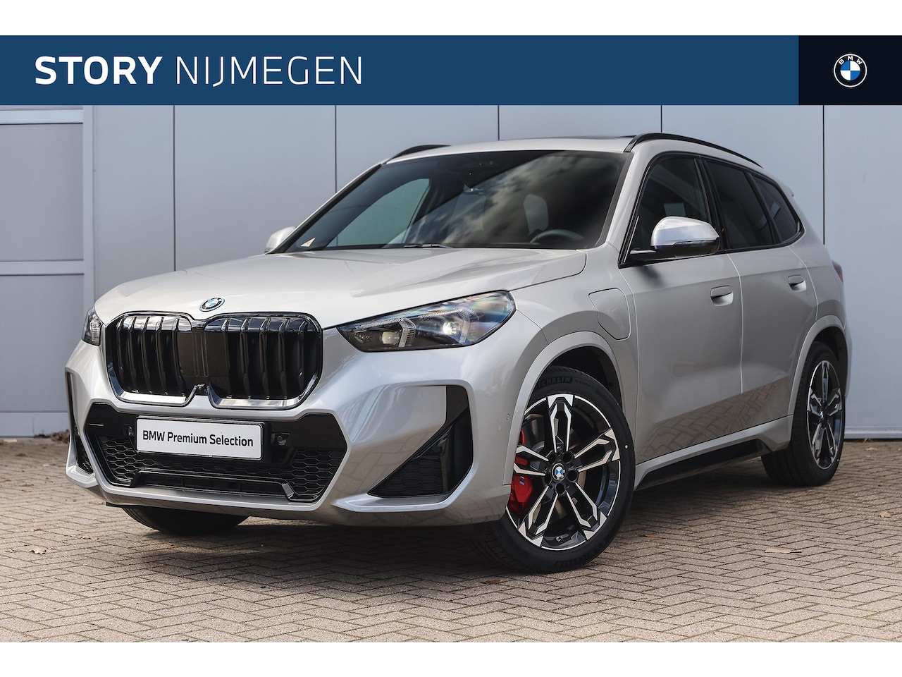 BMW X1 - xDrive25e High Executive M Sport Automaat / Panoramadak / Trekhaak / Sportstoelen / M Adap - AutoWereld.nl