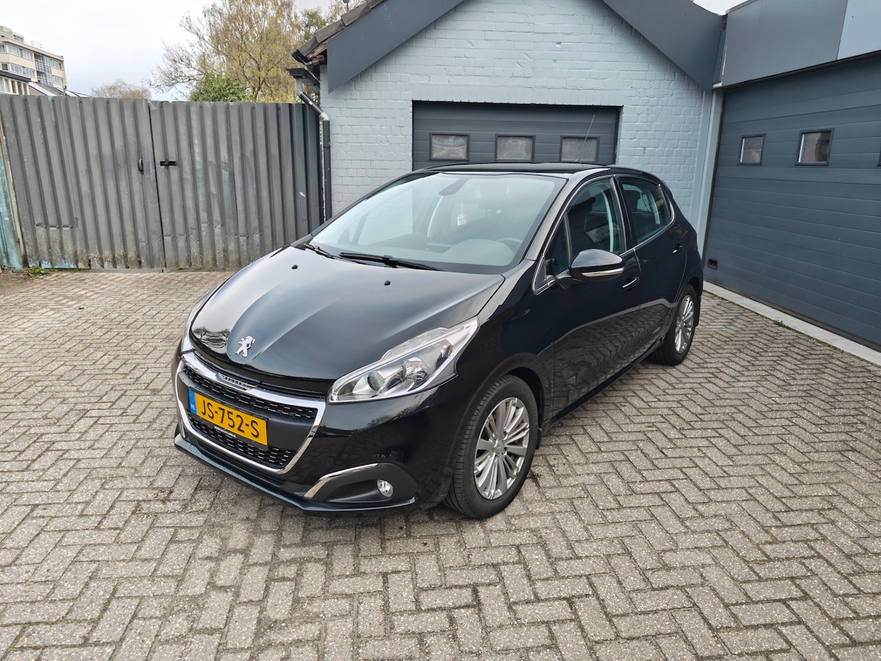 Peugeot 208 - 1.2 PureTech Allure 1.2 PureTech Allure,Climate control,Cruise control,Navi,Achteruitrijcamera,Parking system - AutoWereld.nl