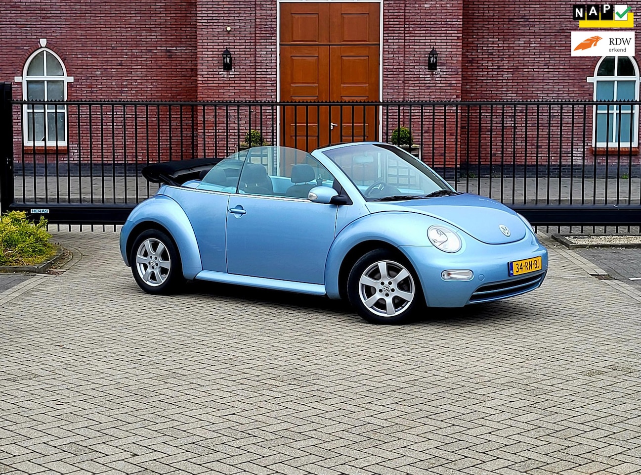 Volkswagen New Beetle Cabriolet - 1.6 Turijn Comfort / Airco / Elektrische ramen / Nap - AutoWereld.nl