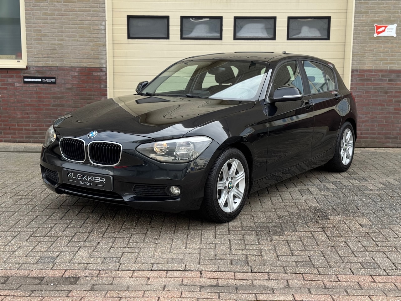 BMW 1-serie - 116d EDE Business+ Airco Clima Cruise PDC - AutoWereld.nl