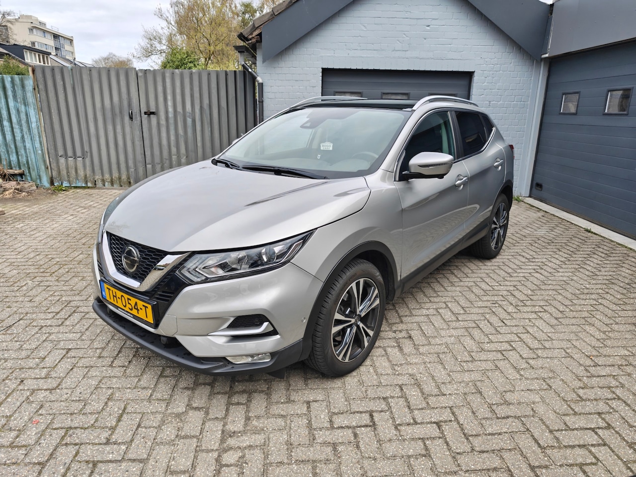 Nissan Qashqai - 1.2 N-Connecta 1.2 N-Connecta,Automaat,Panoramadak,Cruise control,Parking system,Achteruitrijcamera,Clima - AutoWereld.nl