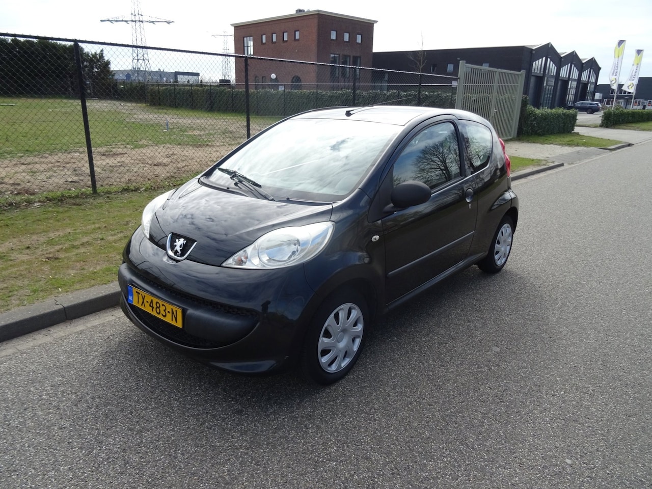 Peugeot 107 - 1.0-12V XR 1.0-12V XR - AutoWereld.nl