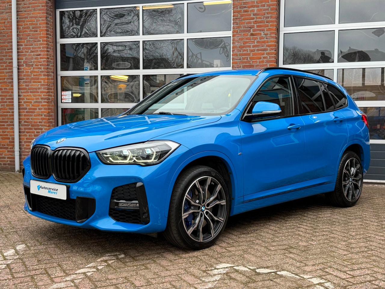 BMW X1 - xDrive20i High Executive XDrive20i High Executive, M Sport, Leder, navi, camera, HUD, 19 inch - AutoWereld.nl