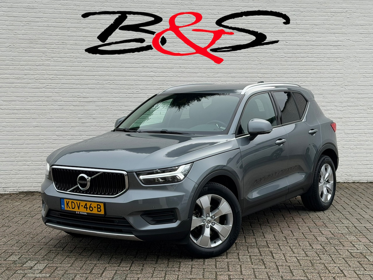 Volvo XC40 - 1.5 T3 Clima Adapt cruise Camera+Pdc Trekhaak Led Navigatie Memory Seats Digital dash - AutoWereld.nl