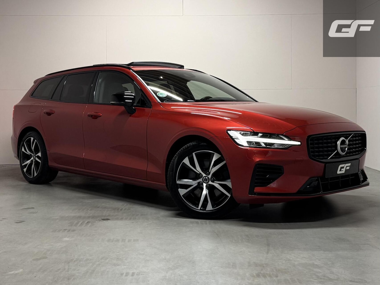 Volvo V60 - 2.0 T8 Twin Engine AWD R-Design Pano H/K 360 HUD - AutoWereld.nl