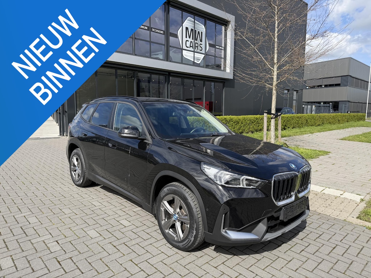 BMW X1 - xDrive25e 360 Camera, Keyless, Memory seat, Carplay - AutoWereld.nl