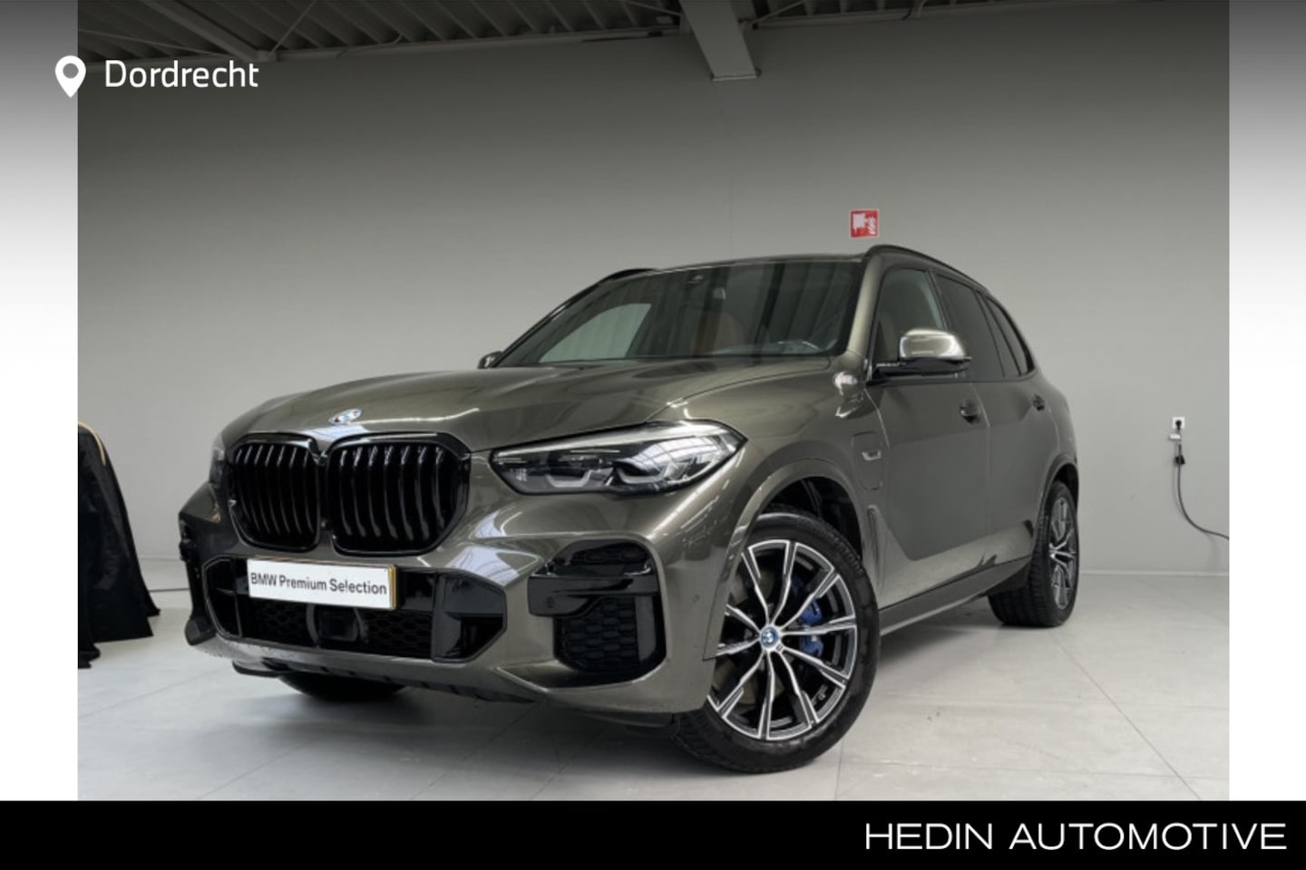 BMW X5 - xDrive45e M-Sport | Panorama | Voorbereiding Driving Assistantce | Privacy Glass | Zwarte - AutoWereld.nl