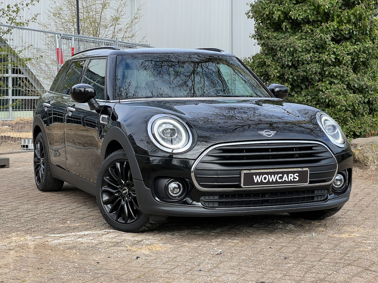 MINI Clubman - 1.5 One Business Edition Apple CarPlay - Zwarte Hemel - Led Lampen - Dab Tuner - 17inch Velg - Wireless - - AutoWereld.nl