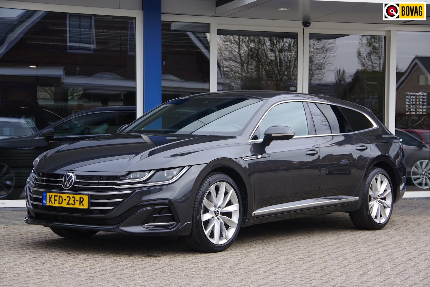 Volkswagen Arteon Shooting Brake - 1.4 TSI eHybrid R-Line SOH 97% IQ-light Camera lederen R-stoelen - AutoWereld.nl