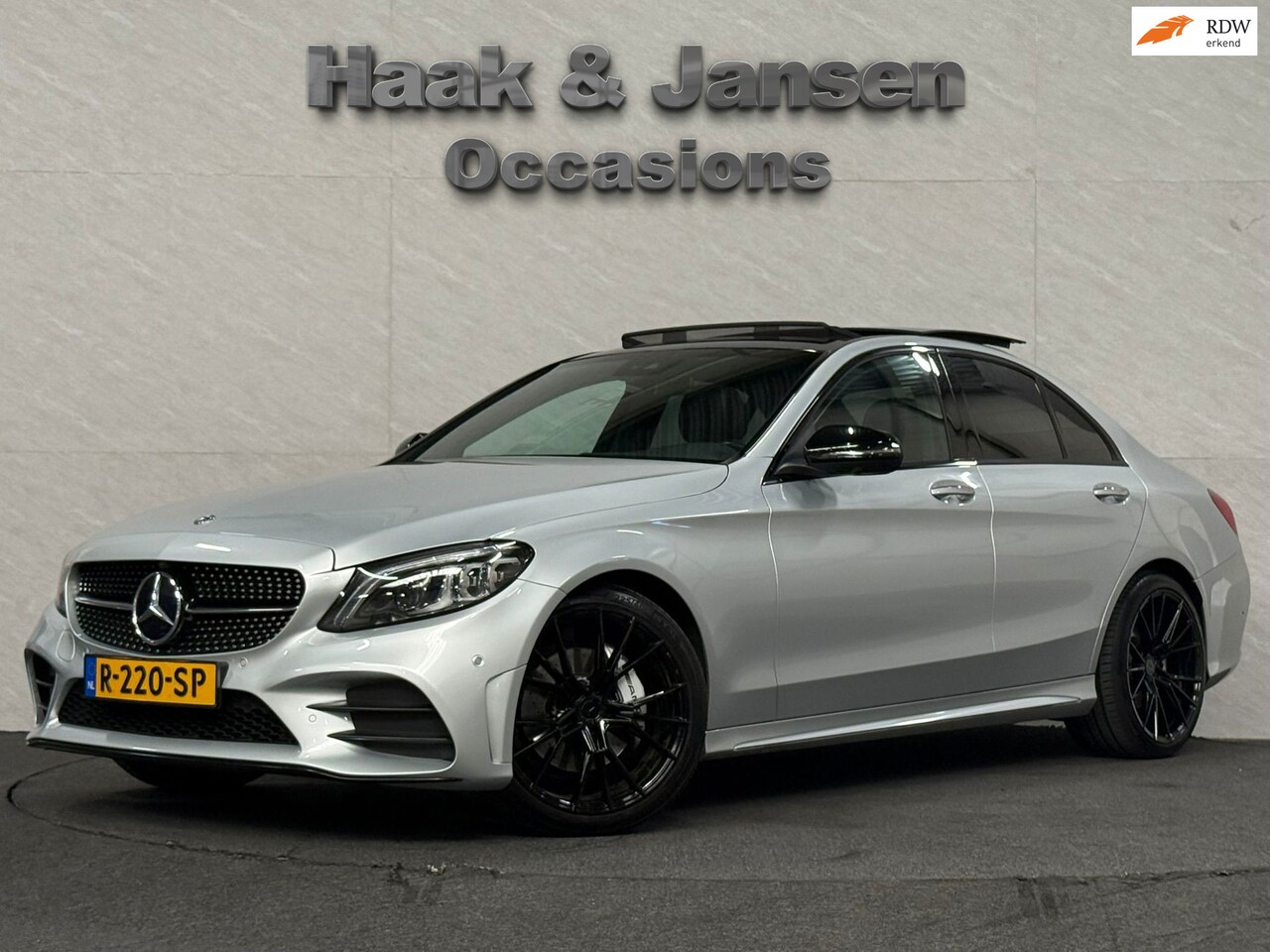 Mercedes-Benz C-klasse - 180 Premium Plus Pack AMG Pano - AutoWereld.nl