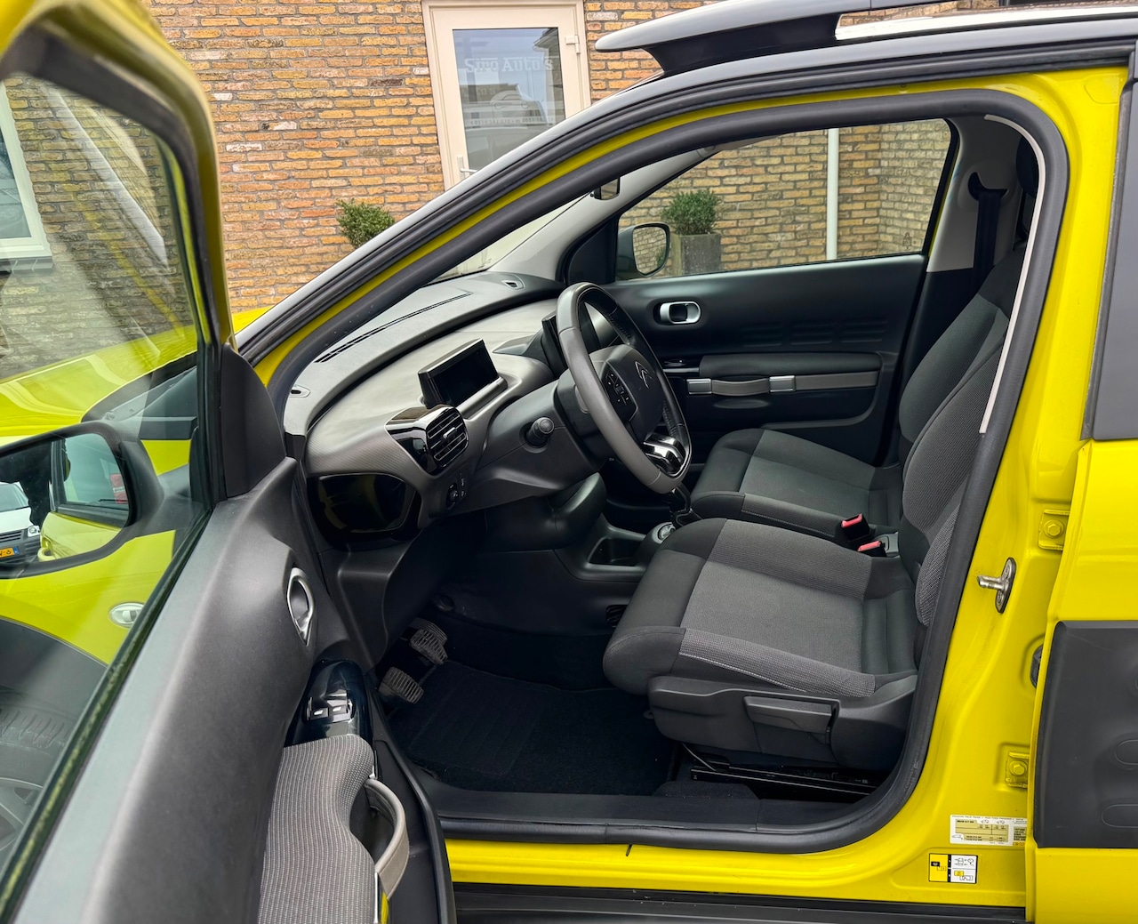 Citroën C4 Cactus - 1.2 VTi Feel Bj 2014 weinig kilometers Paas kleur koopje - AutoWereld.nl