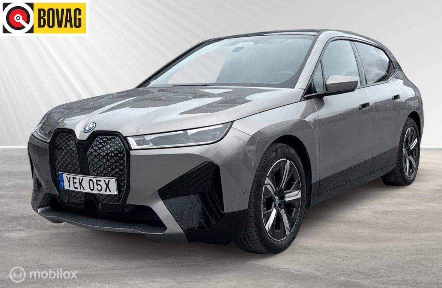 BMW iX - xDrive40 Sport Edition 77 kWh xDrive40 Sport Edition 77 kWh, Laser, pano, trekhaak - AutoWereld.nl