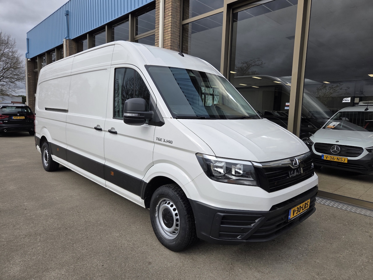 Volkswagen Crafter - / MAN TGE 35 2.0 140Pk Automaat Lang L4 H3 Airco Achteruitrijcamera Carplay - AutoWereld.nl