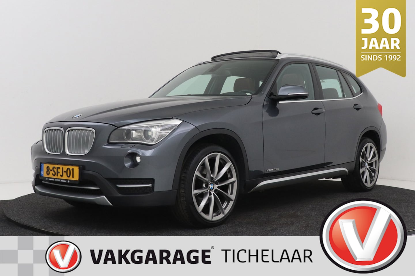BMW X1 - SDrive20i | Trekhaak | Panoramadak | Org NL | Leer | Sportstoelen | Stoelverwarming | - AutoWereld.nl
