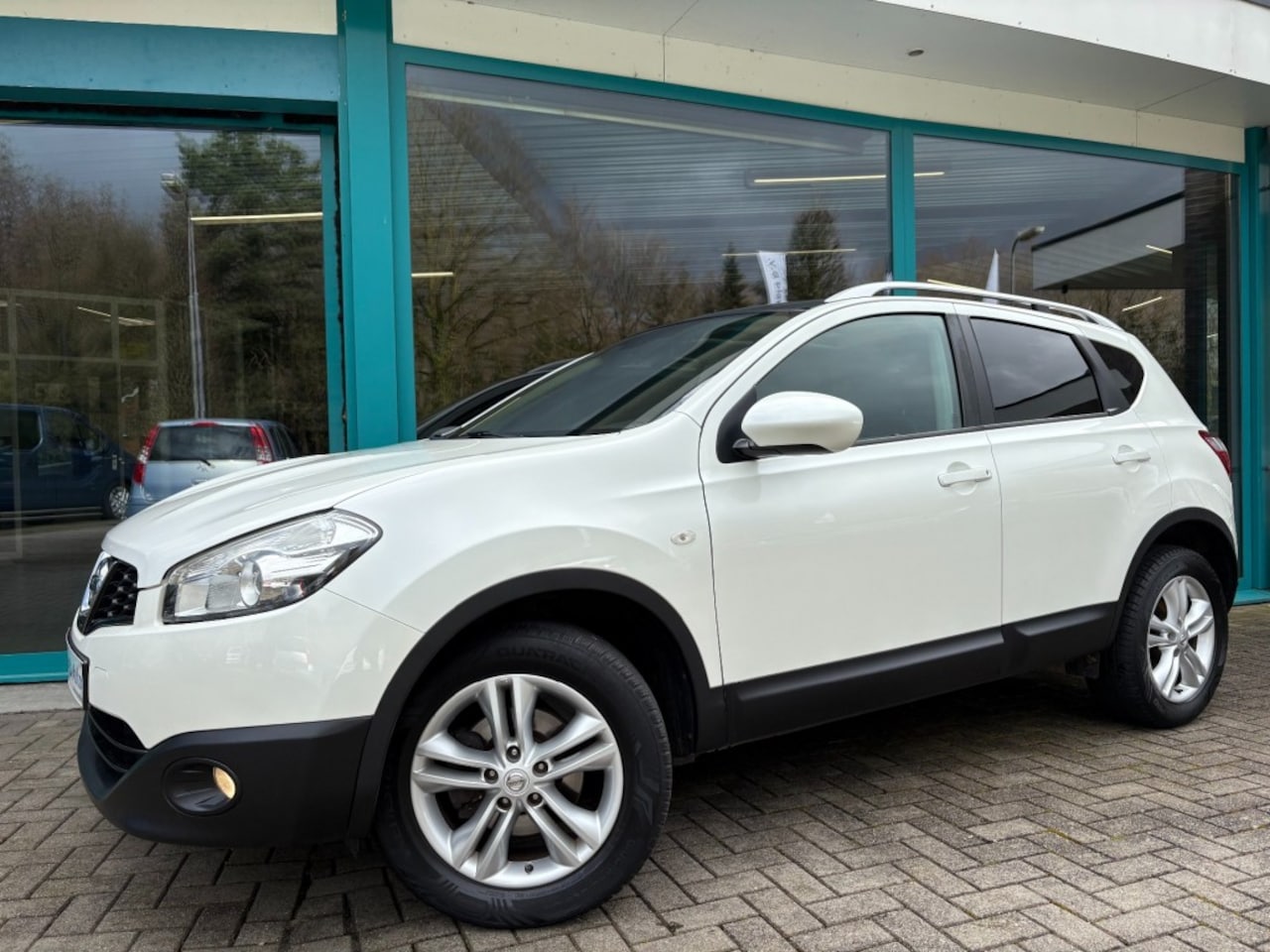 Nissan Qashqai - 1.6 Edition Automaat, Panorama, Cruise, TrHaak, PDC - AutoWereld.nl