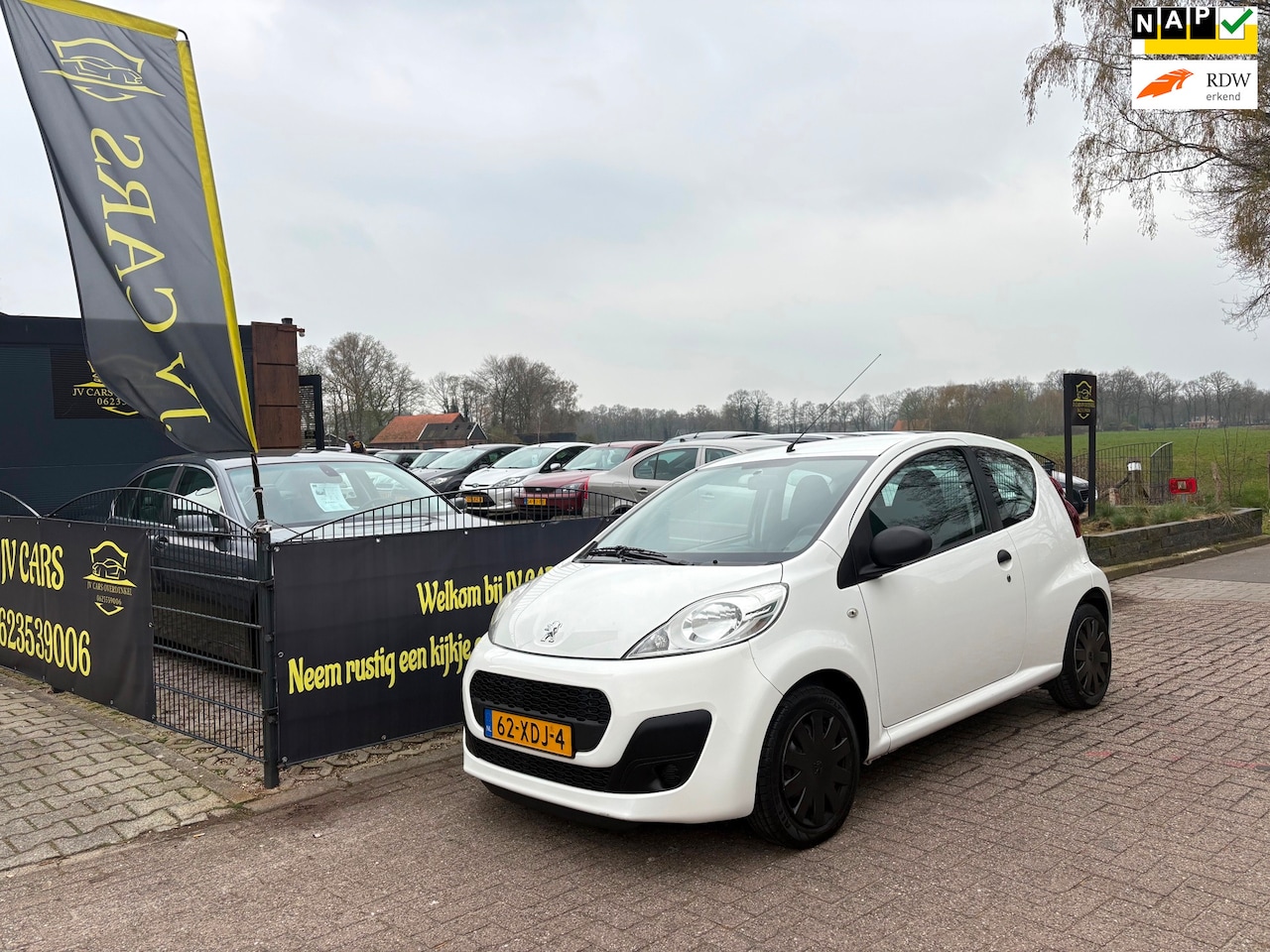 Peugeot 107 - 1.0 Access Accent AIRCO,MULTIMEDIA,AUX,STUURBEKRACHTIGING,MET APK - AutoWereld.nl