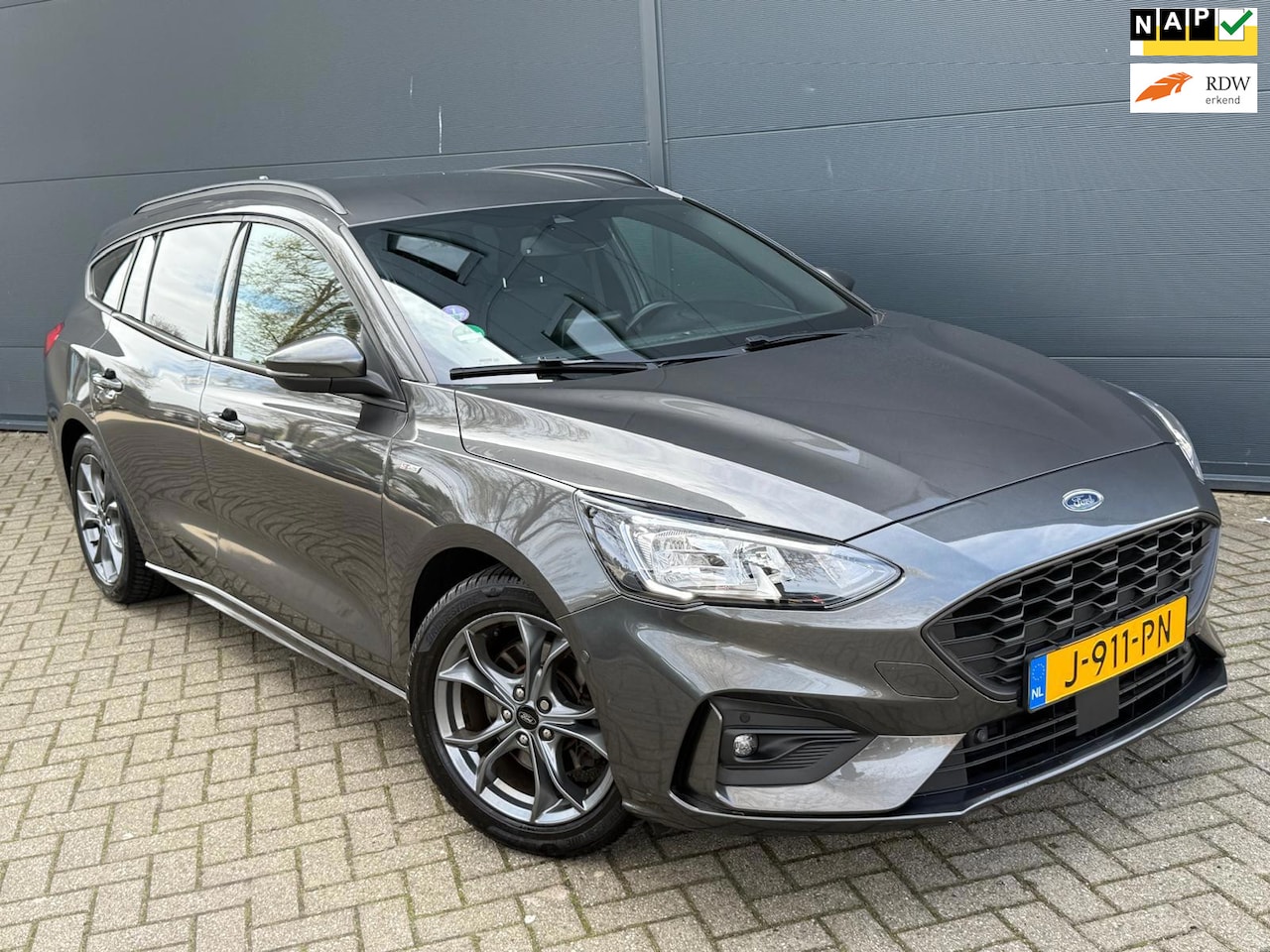 Ford Focus Wagon - 1.0 EcoBoost Hybrid ST Line Business/Navi/Camera/carplay/trekhaak - AutoWereld.nl