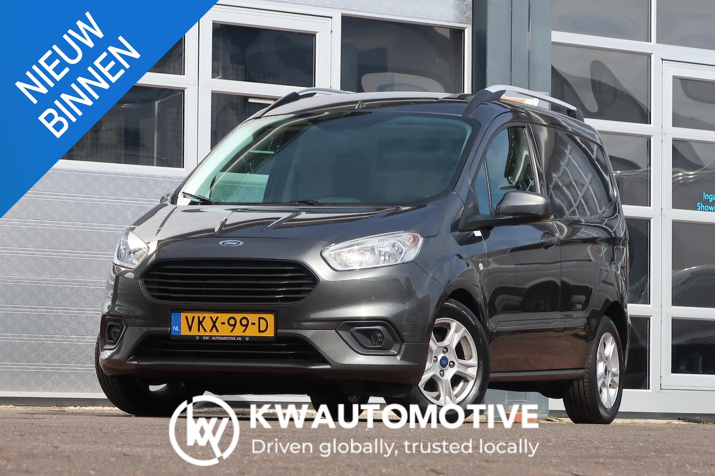 Ford Transit Courier - 1.0 Limited EcoBoost S&S CAMERA/ NAVI/ CRUISE/ CLIMA/ TREKHAAK - AutoWereld.nl