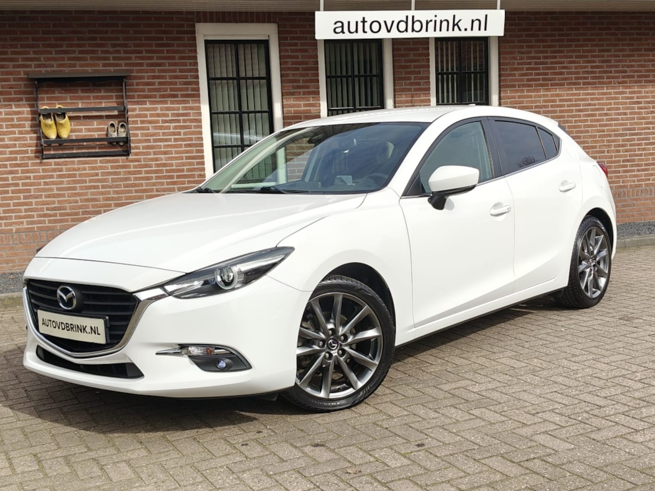 Mazda 3 - 2.0 S.A. 120 TS+, CARPLAY / ALL SEASON BANDEN / CAMERA - AutoWereld.nl
