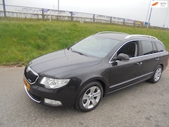 Skoda Superb Combi - Superb 1.6 tdi navigatie xenon airco ecc lmv trekhaak EXPORT PRIJS