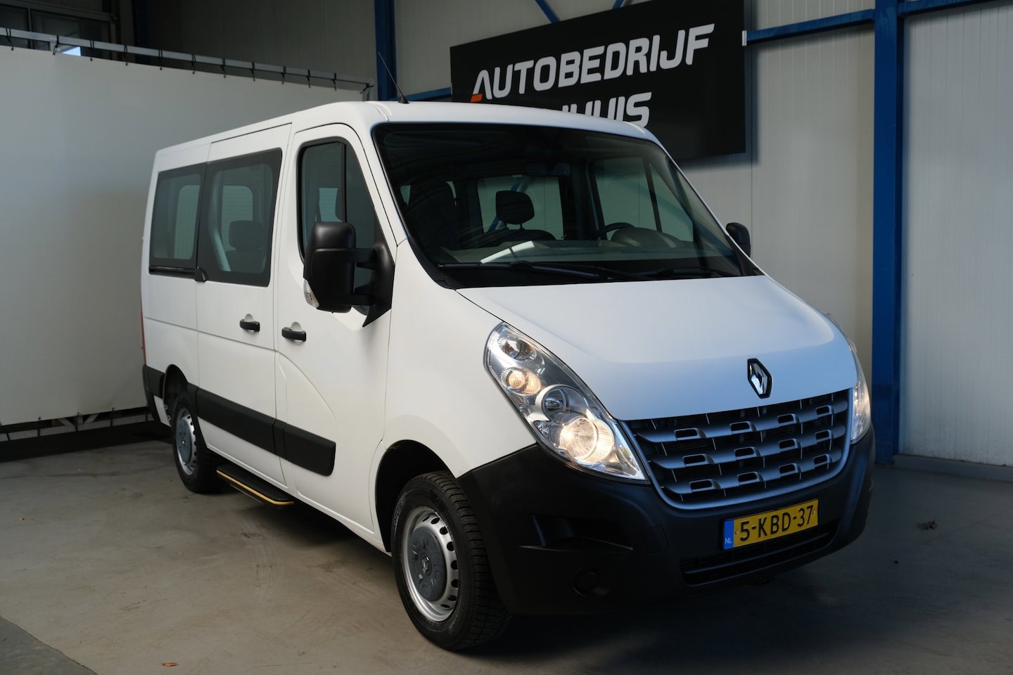 Renault Master Combi - T28 2.3 dCi Eco 9p - Airco, Trekhaak. - AutoWereld.nl