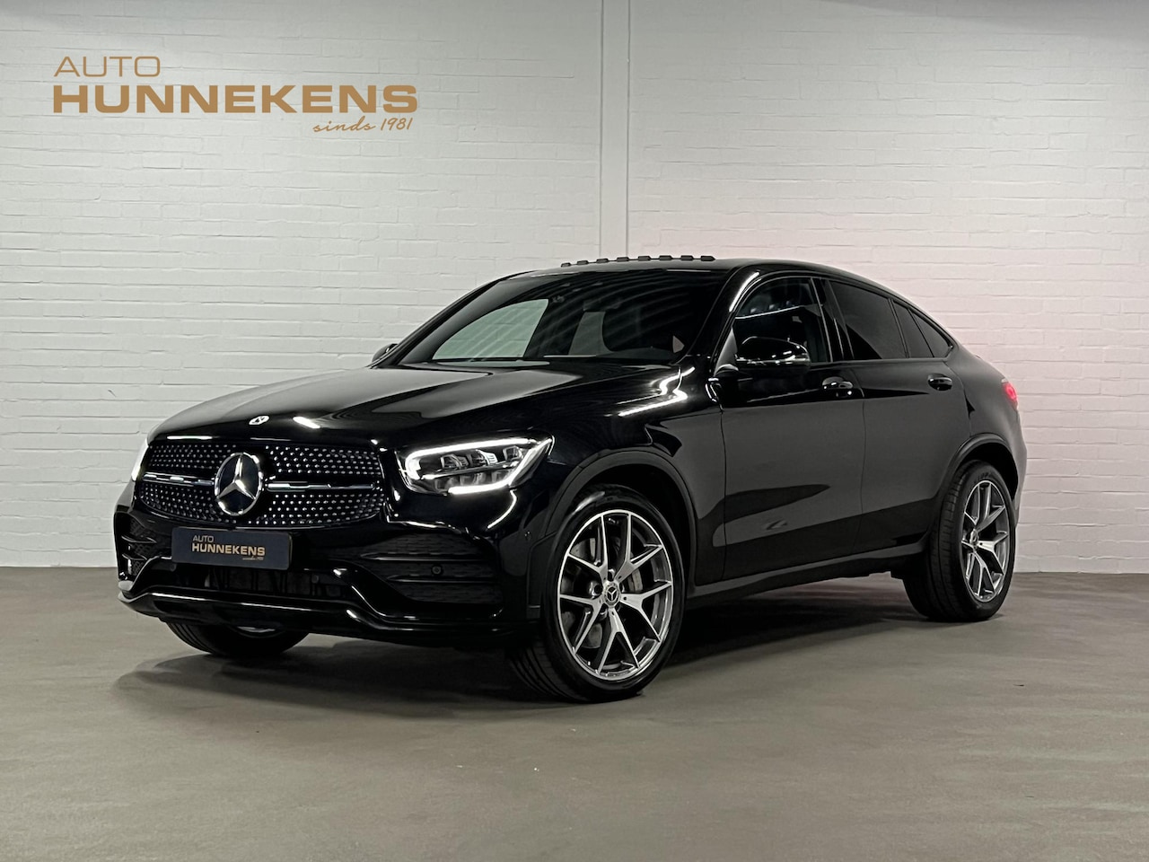 Mercedes-Benz GLC-klasse Coupé - 300 4MATIC AMG Open dak | Burmester | Sfeerverlichting | Stuur-/stoelverwarming | Achterui - AutoWereld.nl