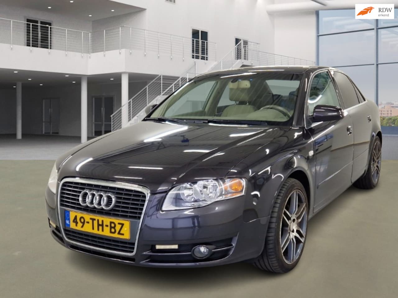 Audi A4 Limousine - 2.0 Pro Line AUT NAVI PSENSOR CRUISE TREKHAAK 2 X SLEUTELS - AutoWereld.nl
