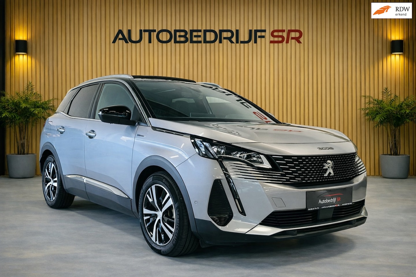 Peugeot 3008 - 1.6 HYbrid 225 GT Line Panoramadak! Sfeerverlichting! Lane Assist! Side Assist! 360 camera - AutoWereld.nl
