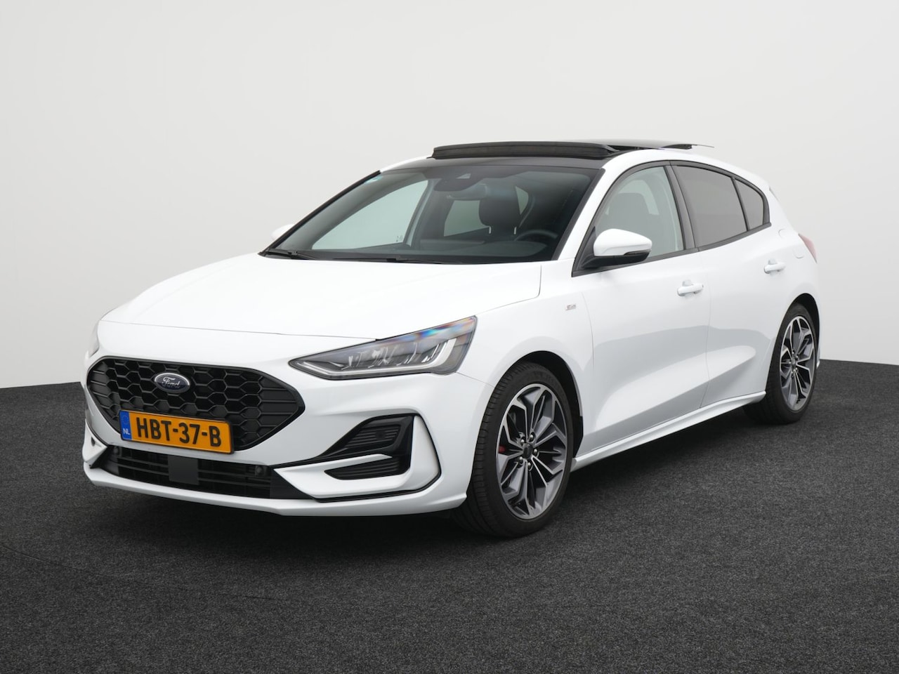 Ford Focus - 1.0 Hybrid ST Line X 155 PK Automaat | Pano dak | 18 inch | B&O | AGR stoel | - AutoWereld.nl