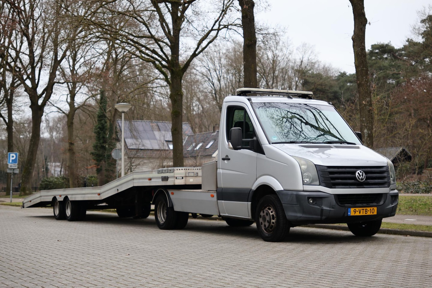 Volkswagen Crafter - 46 2.0 TDI L2H1 DC BE truck met oplegger - 16 meter lang + op afstandbediende lier (incl. - AutoWereld.nl
