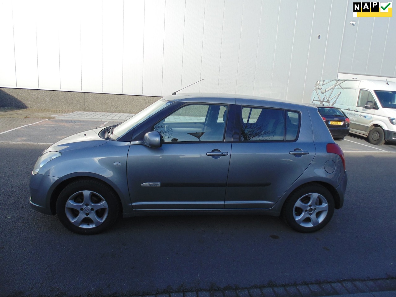 Suzuki Swift - 1.5 Exclusive AUTOMAAT MET AIRCO KM 55000 NAP - AutoWereld.nl