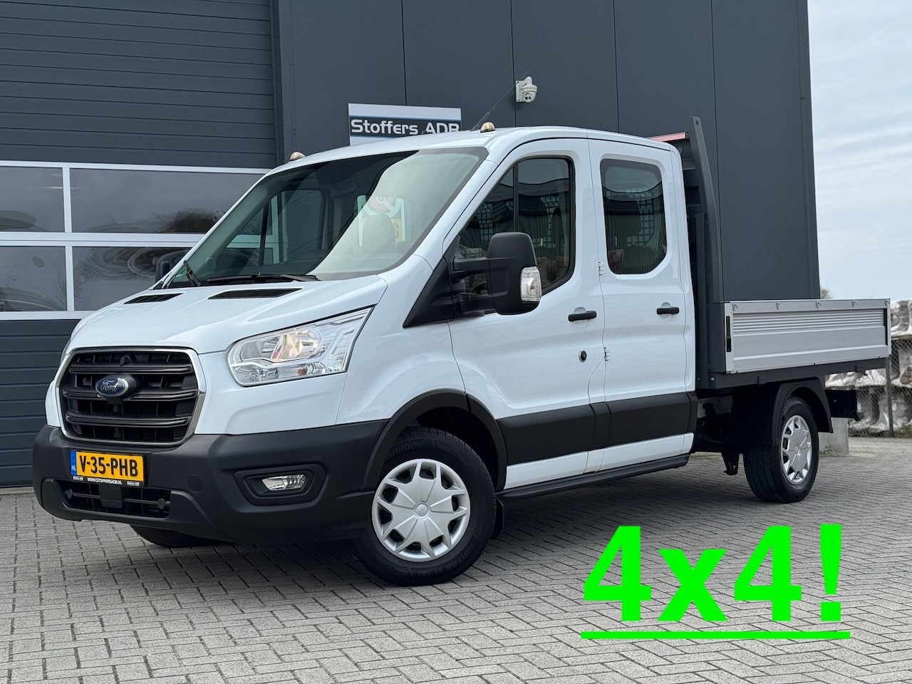 Ford Transit - 350 2.0 TDCI L2H1 DC Trend 4WD | Open laadbak | Bluetooth | Kunstleder | 7-pers | Cruise| - AutoWereld.nl