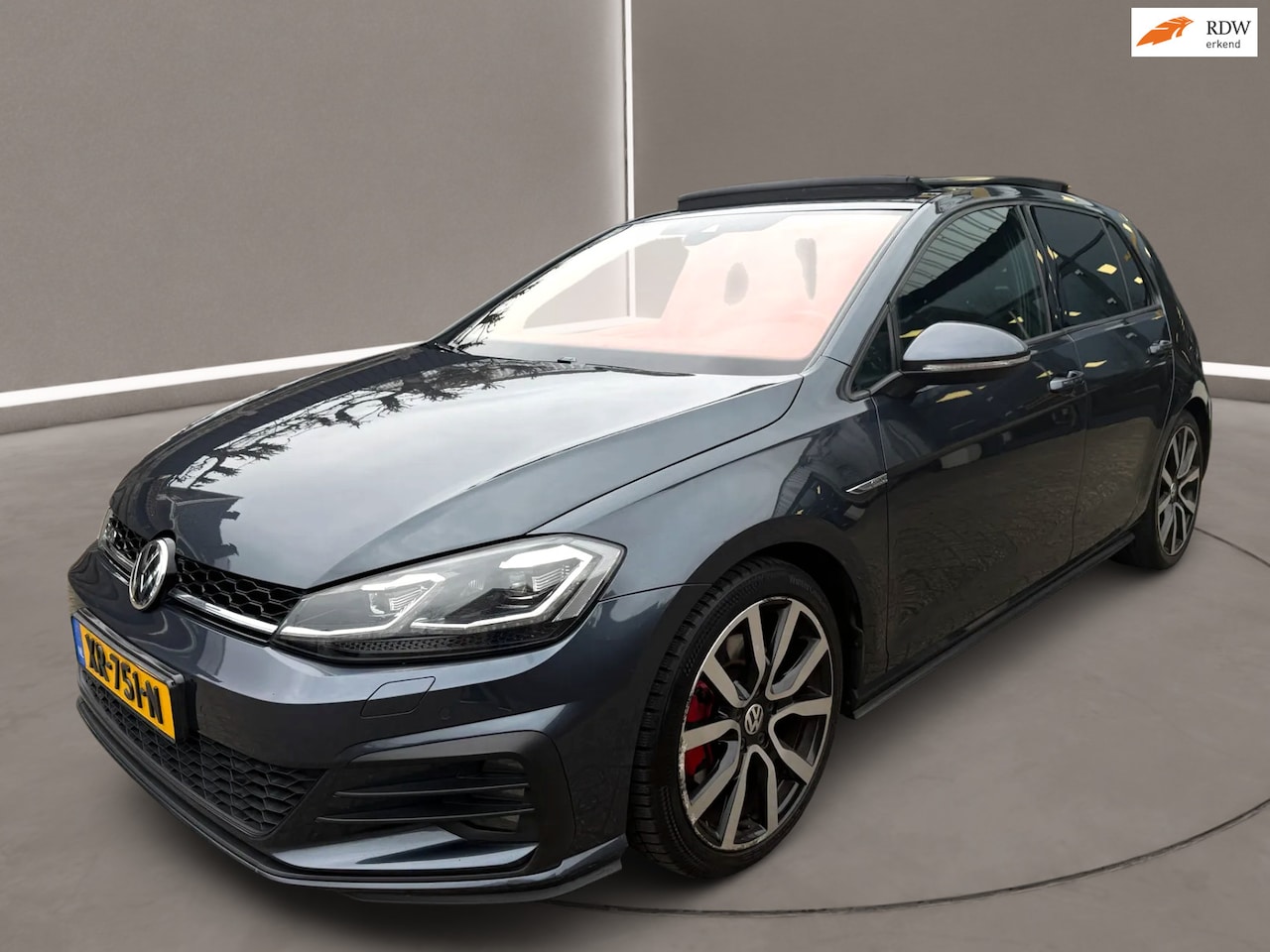 Volkswagen Golf - 2.0 TDI GTD 184 Pk Automaat Airco Navi Xenon Leer Panodak Nap - AutoWereld.nl