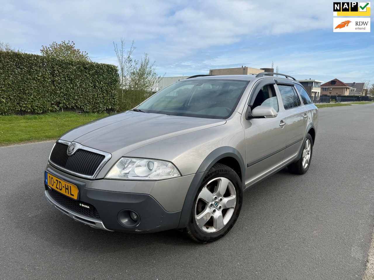 Skoda Octavia Combi - 2.0 FSI Scout NAP/CLIMA/4X4/APK 3-2027 - AutoWereld.nl
